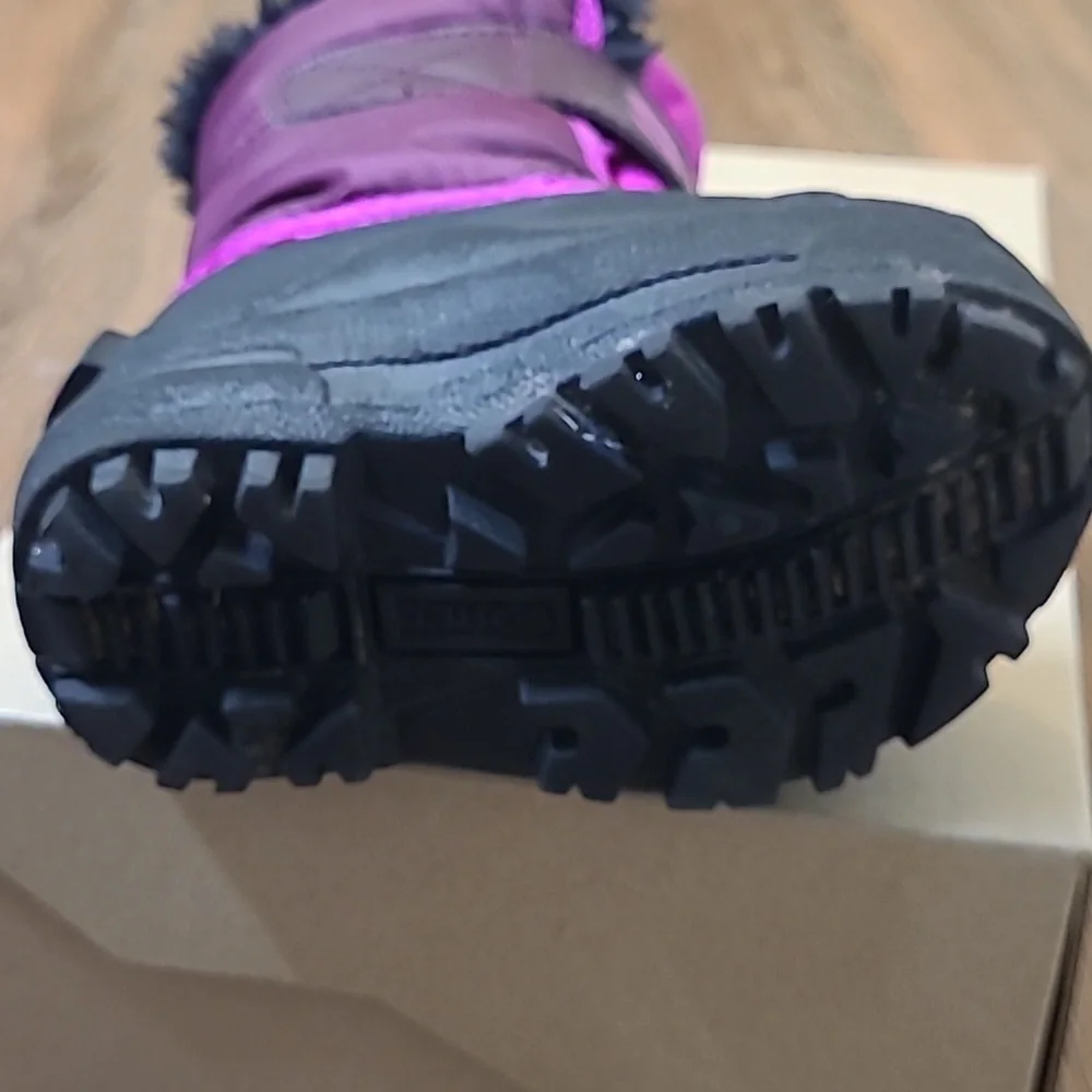 Sorel Kids' Black and Purple Winter Boots used‎ good condition for girl,s.